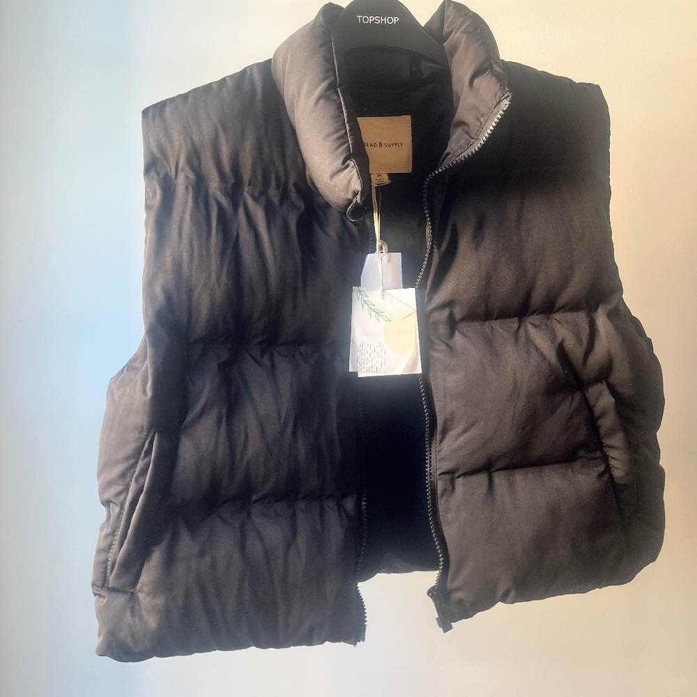 Thread & Supply Medium Vest NWT